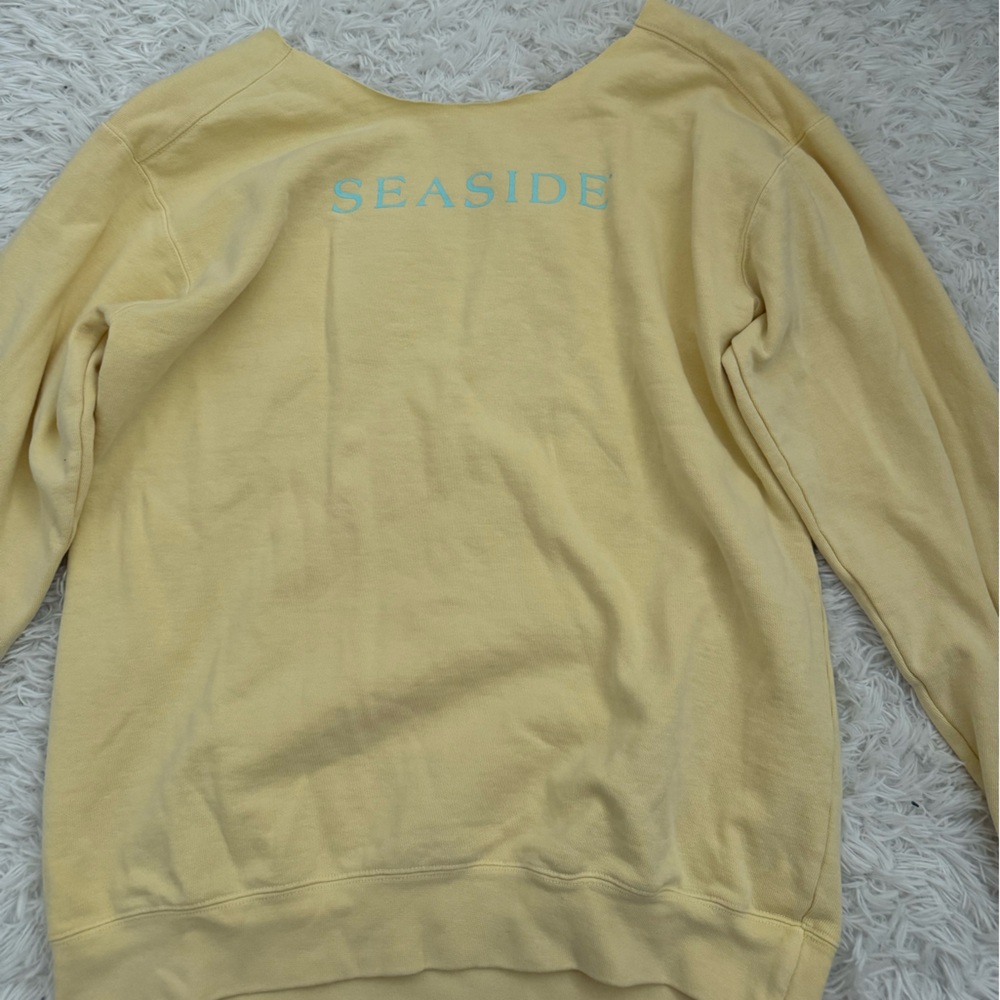Seaside yellow Long Sleeve crewneck with cut off the shoulder neck.